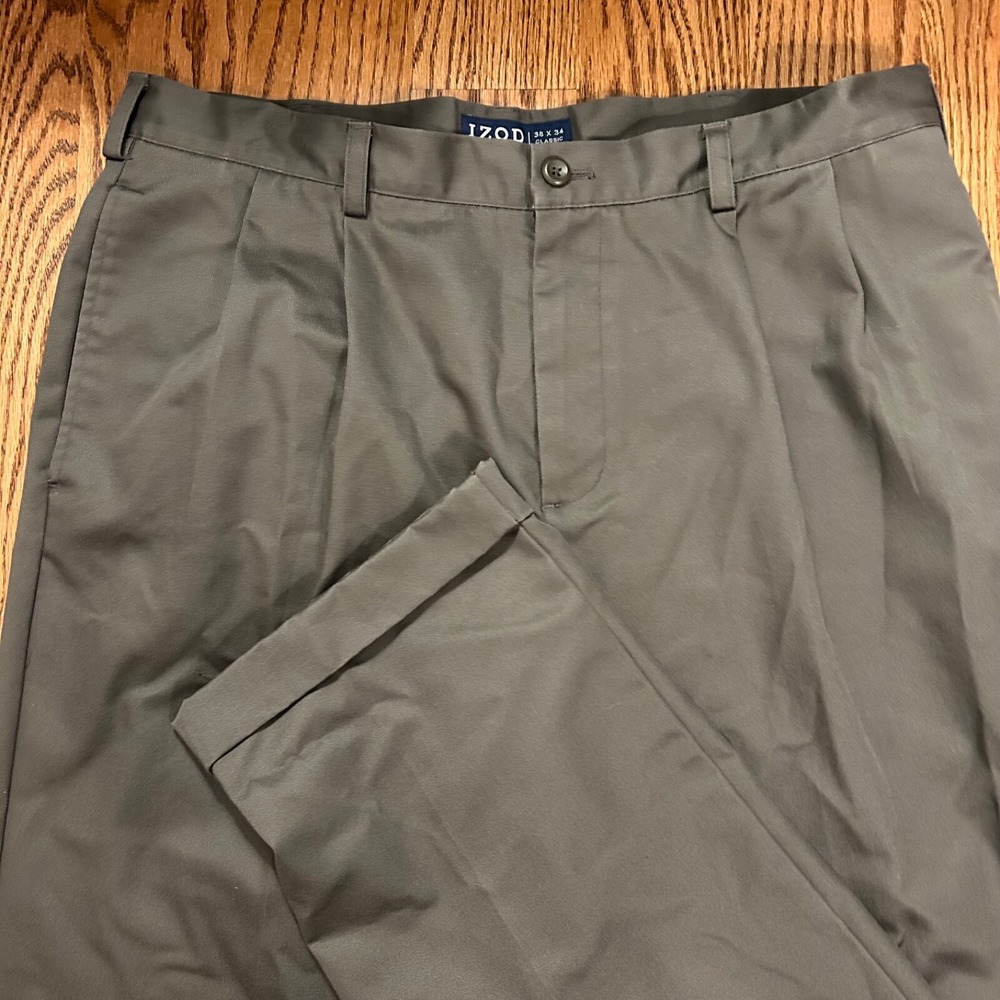Izod Men's Clasic Fit Dress Pants size 38*34 color Olive